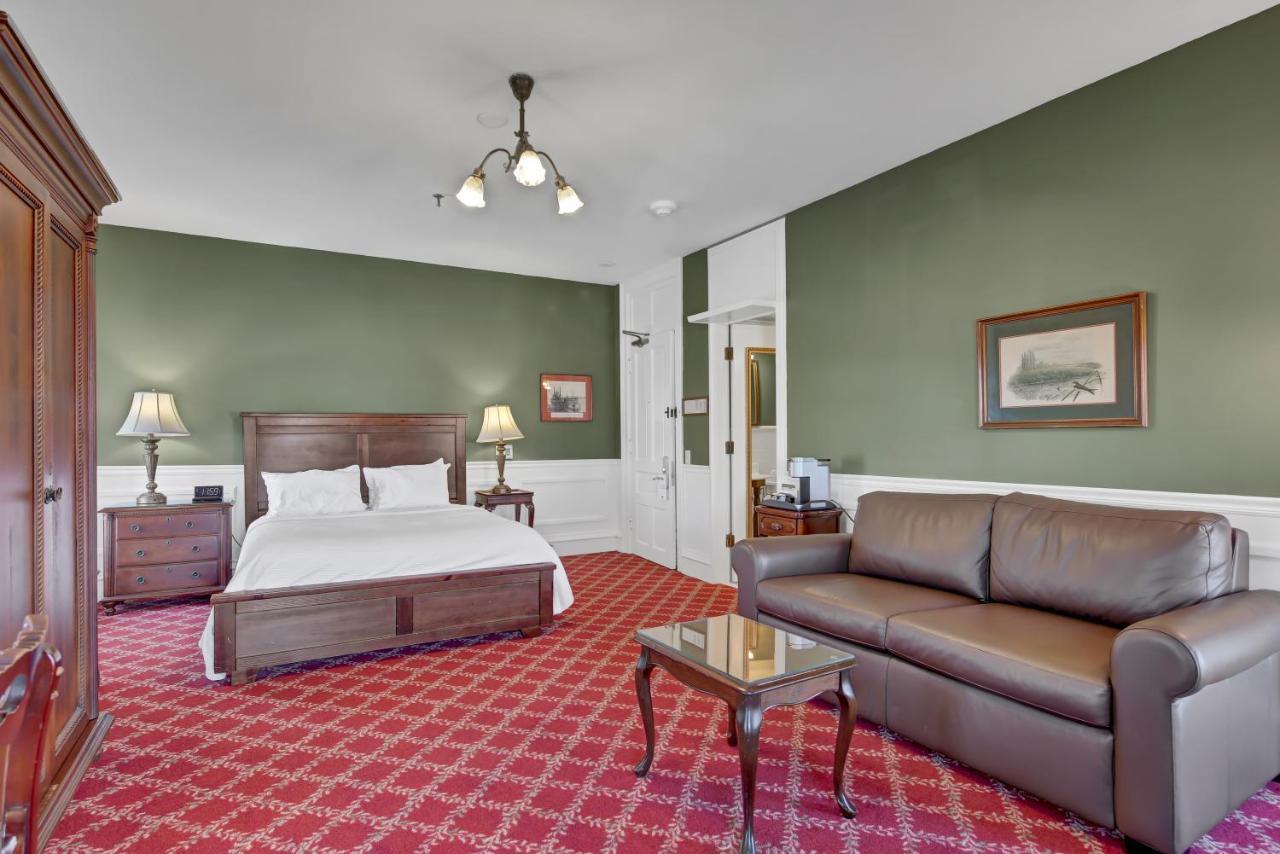 St James Hotel Ред-Уинг Экстерьер фото