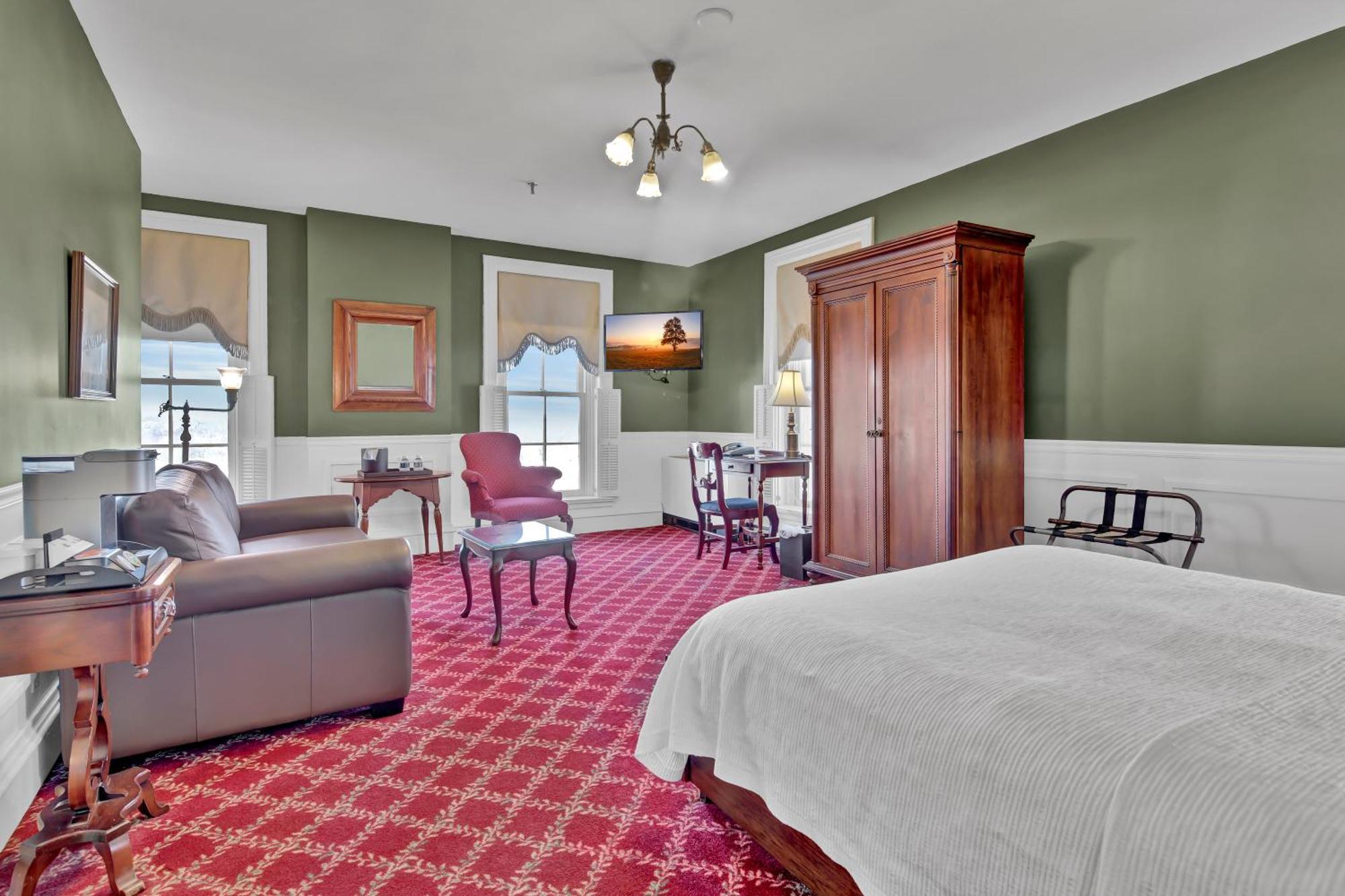 St James Hotel Ред-Уинг Экстерьер фото
