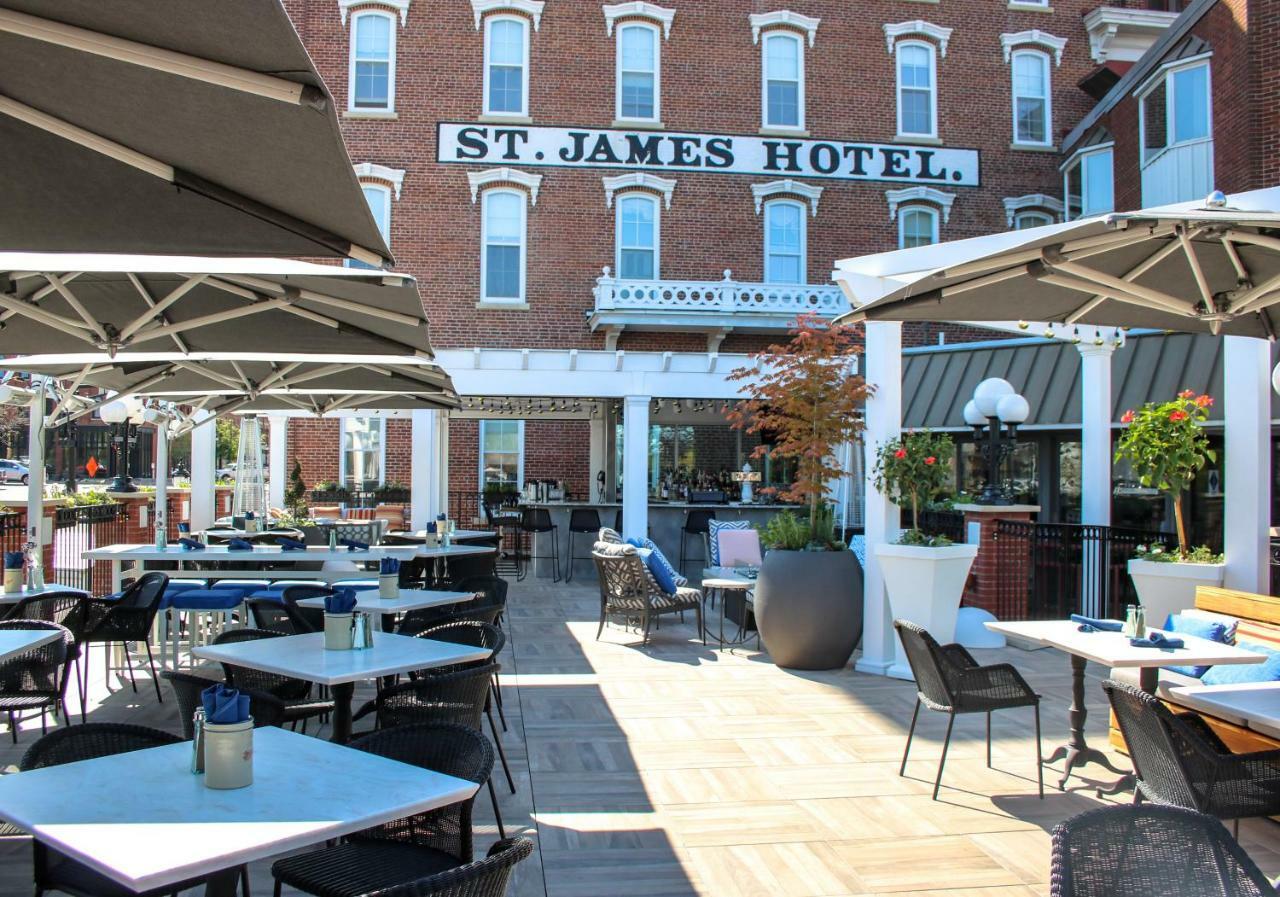 St James Hotel Ред-Уинг Экстерьер фото